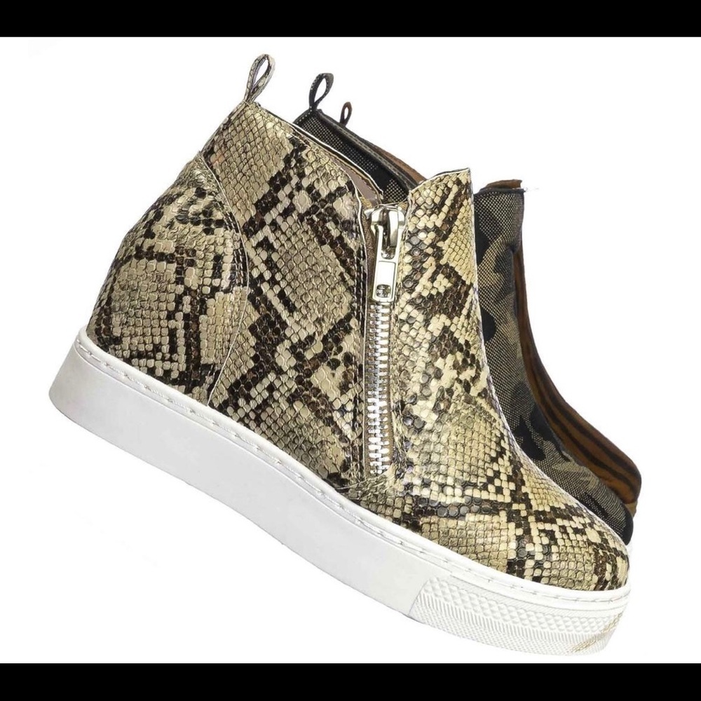 Bamboo tennis shoe boot